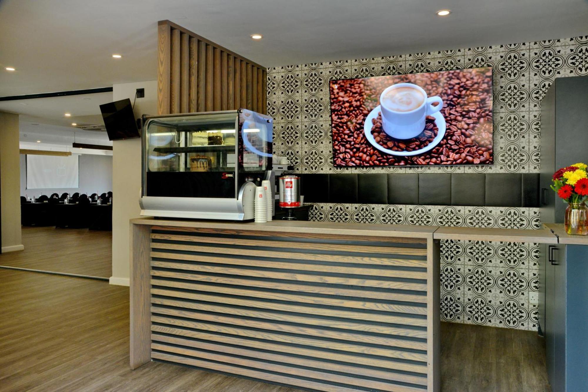Seasons Golf, Leisure, Spa Hartbeespoort Bagian luar foto