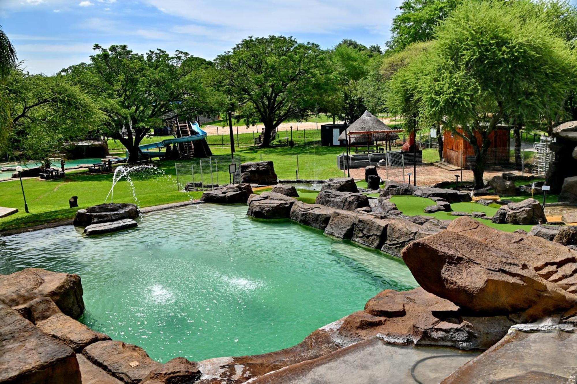 Seasons Golf, Leisure, Spa Hartbeespoort Bagian luar foto